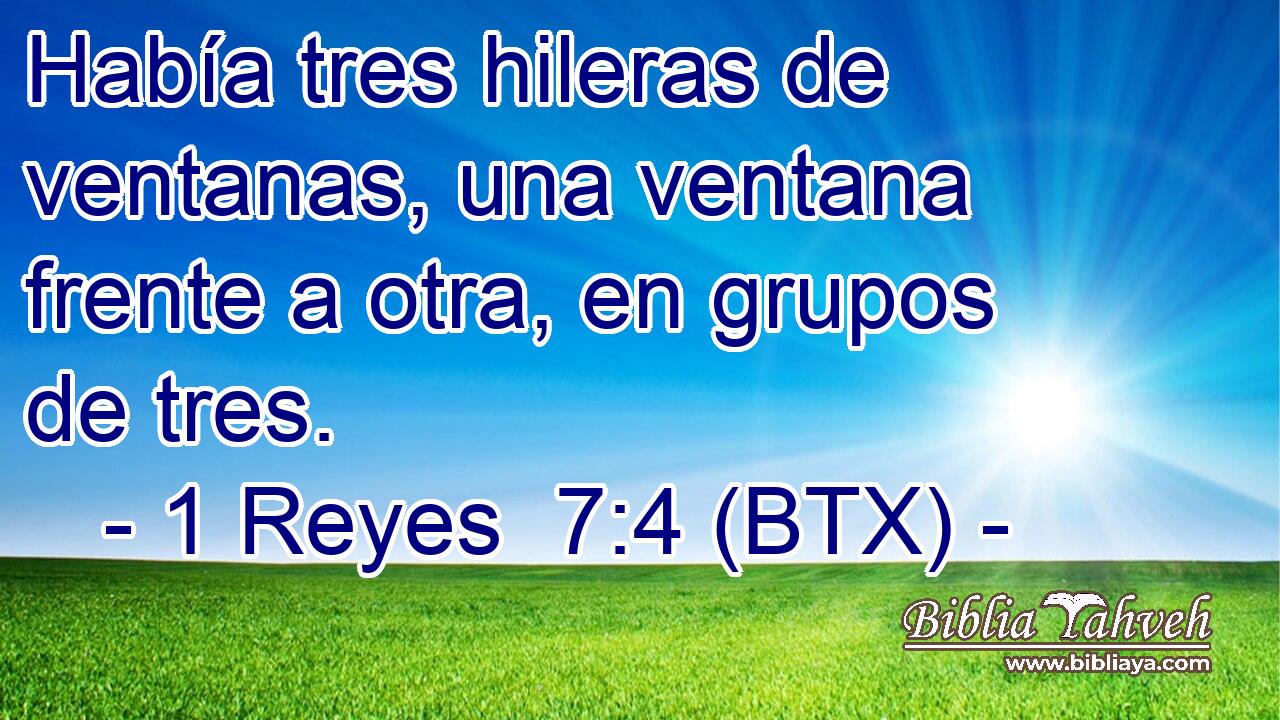 Había tres hileras de ventanas, una ventana frente a otra, en grupos de tres.