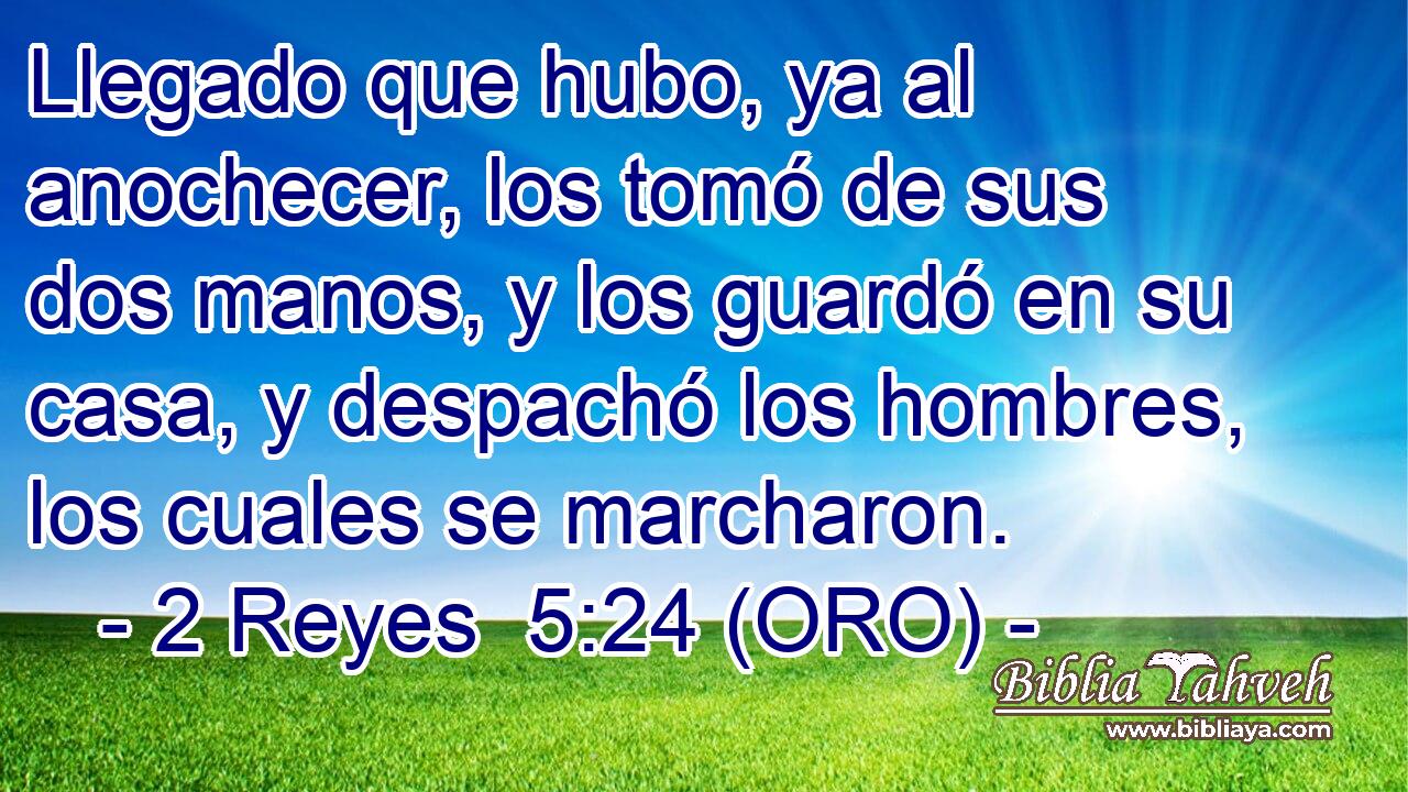  Llegado que hubo, ya al anochecer, los tomó de sus dos manos, y los guardó en su casa, y despachó los hombres, los cuales se marcharon. 