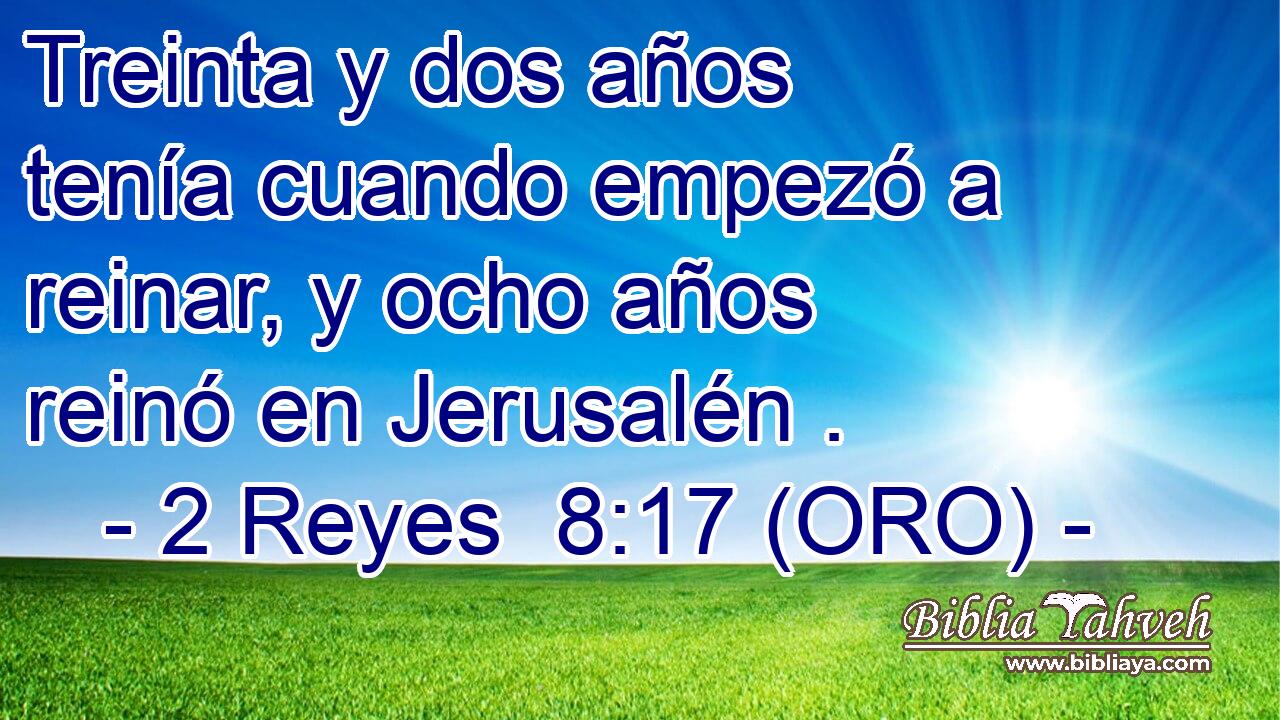 Treinta y dos años tenía cuando empezó a reinar, y ocho años reinó en Jerusalén . 