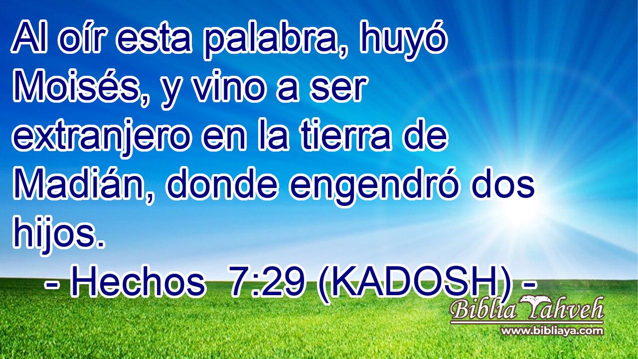  Al oír esta palabra, huyó Moisés, y vino a ser extranjero en la tierra de Madián, donde engendró dos hijos. 