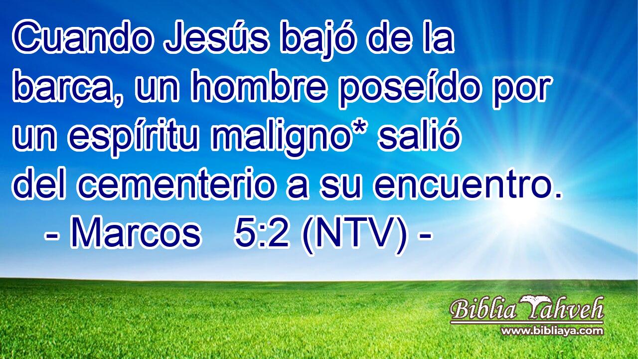Cuando Jesús bajó de la barca, un hombre poseído por un espíritu maligno* salió del cementerio a su encuentro.