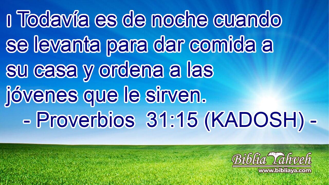  ו Todavía es de noche cuando se levanta para dar comida a su casa y ordena a las jóvenes que le sirven. 